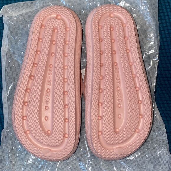 Comfy Pink Minimalist Flip Flops New in Bag Size 7 ~ 7.5 - Picture 3 of 6